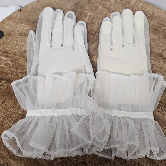 Vintage White Sheer Ruffled Regency Victorian Coquette Gloves Size Small - Picture 2 of 5